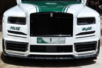 Irigykedve nézhetjük, milyen autót kaptak a dubaji rendőrök