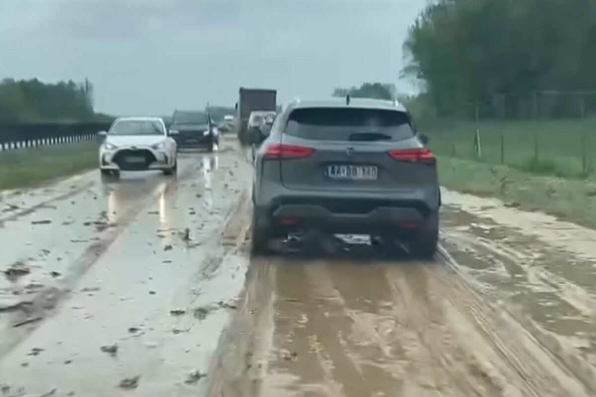 Sártengerré változott a 67-es út a tegnapi vihar után