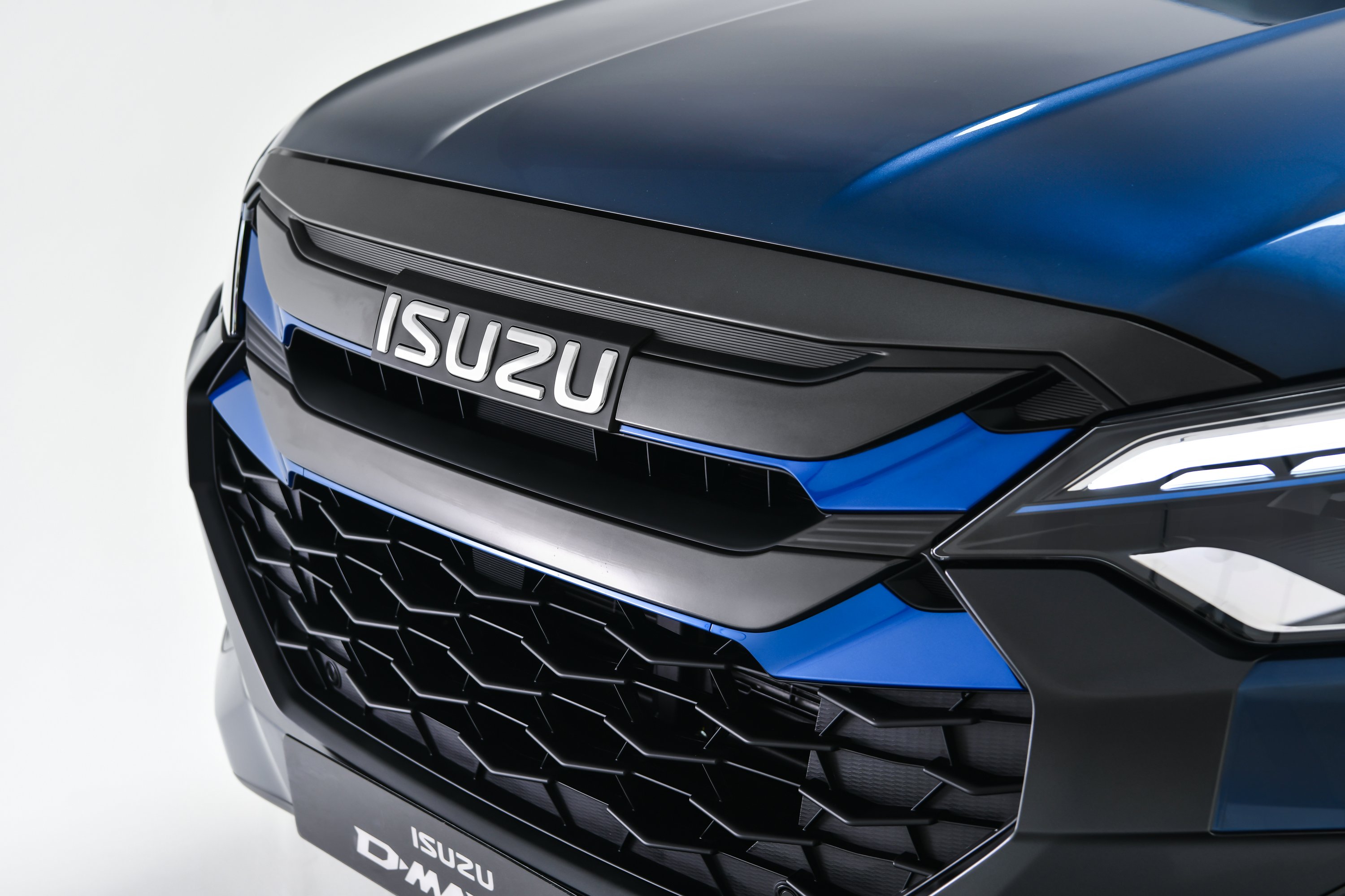 the-new-isuzu-d-max-ev-01 | Vezess | Vezess