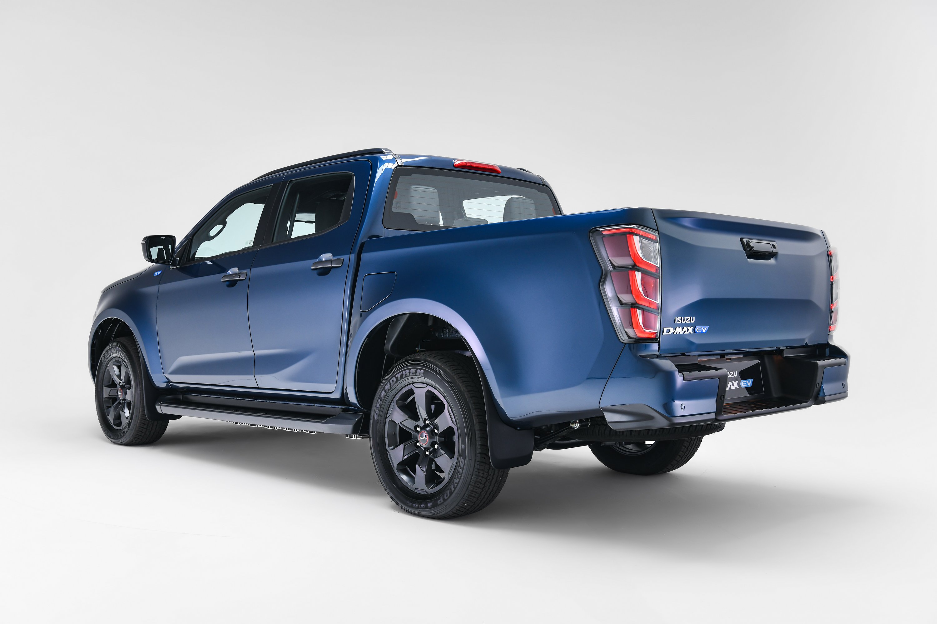 the-new-isuzu-d-max-ev-4 | Vezess | Vezess