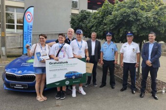 Új autót kap egy magyar család, és csak ennyit kell tenni érte