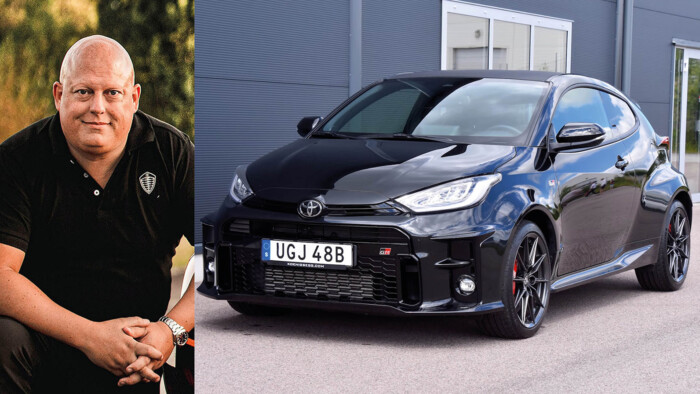 Ő a sportautók császára, mégis egy Toyotát hajt 1