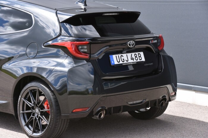 Ő a sportautók császára, mégis egy Toyotát hajt 4