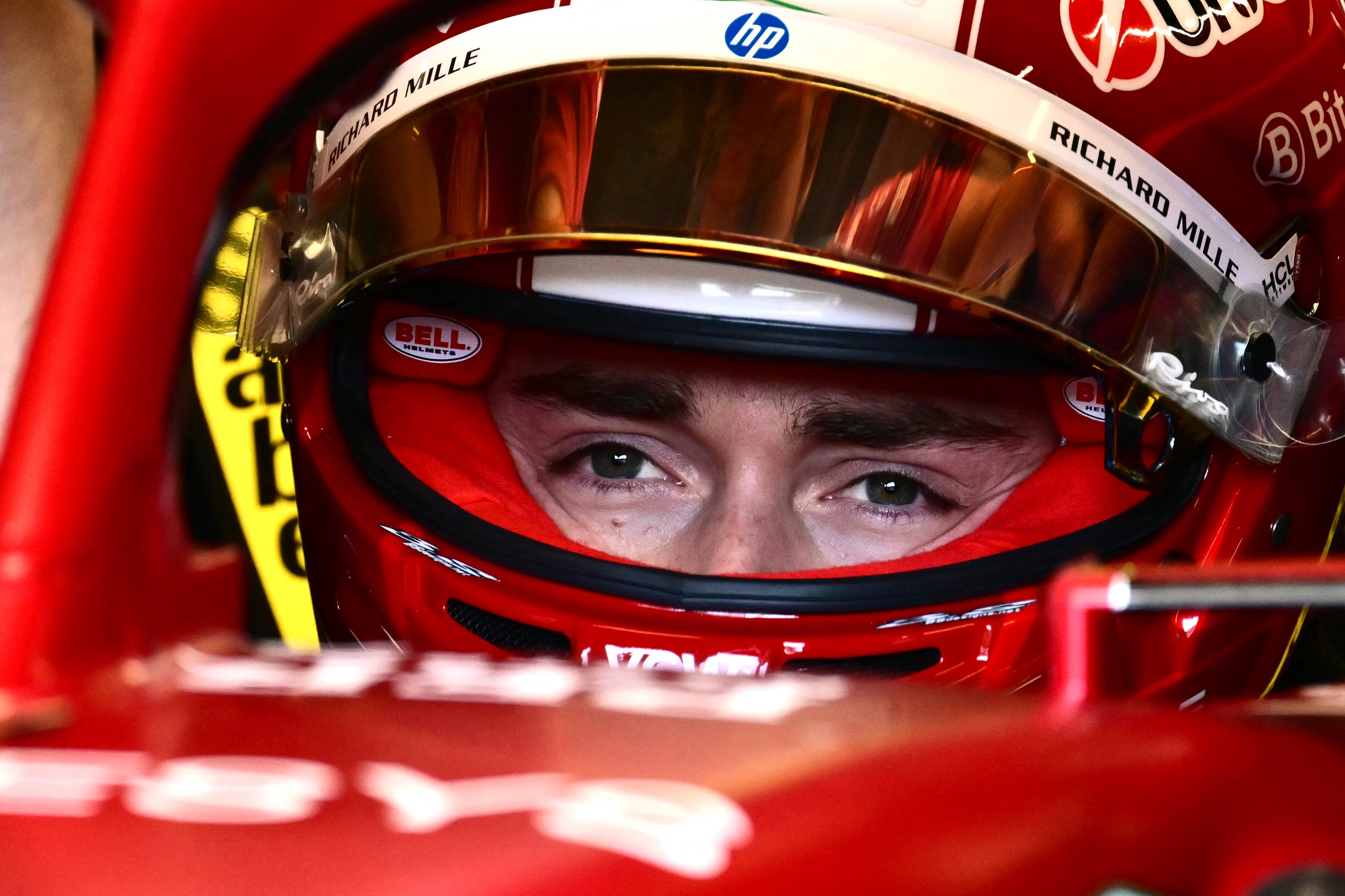F1: Szerelői sisakjában fog versenyezni Leclerc