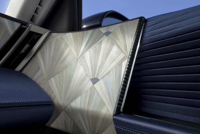 Állva utazhatsz a szalmával díszített autóban 7 | Vezess Állva utazhatsz a szalmával díszített autóban 7