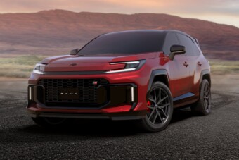 Nem látszik, de sokkal többet tud az új Toyota