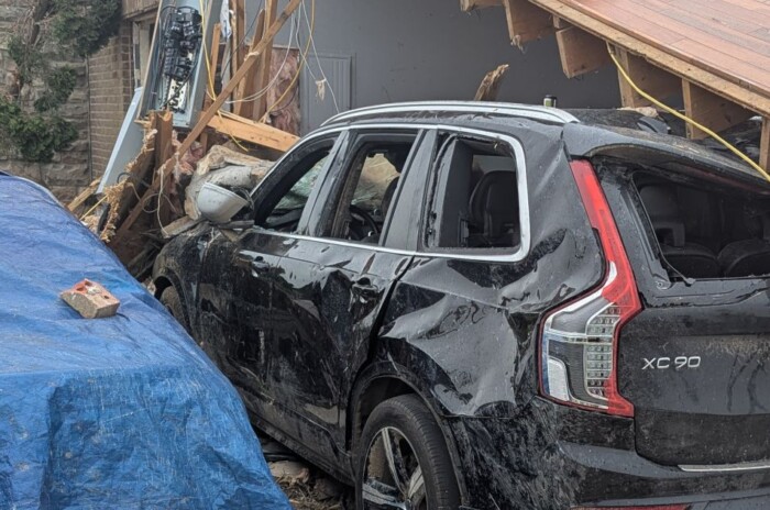 Egy Volvo mentette meg a pusztító tornádótól a családot