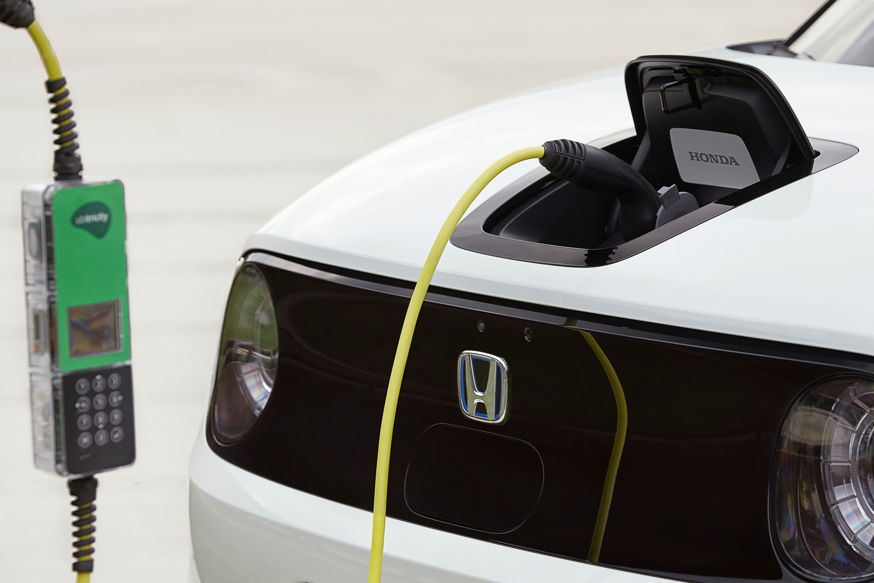 Villanyautók helyett hibrideket gyártana a Honda