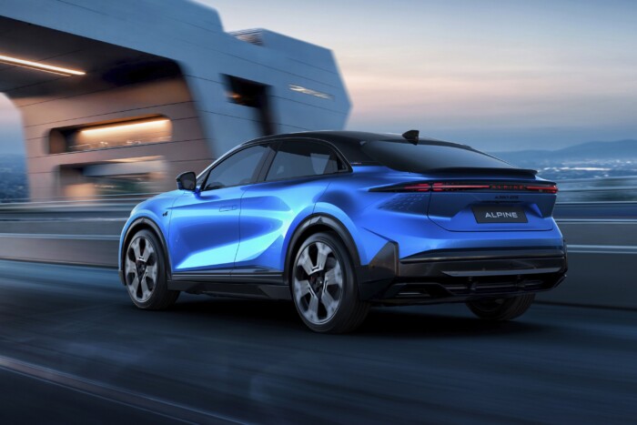 Családoknak épített sportautót az Alpine 13