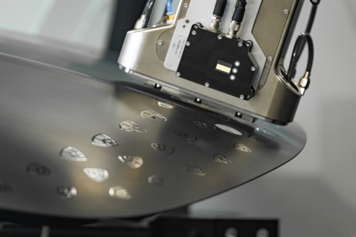 Ez a luxuskabrió olyat tud, mint egy autó sem a világon 7