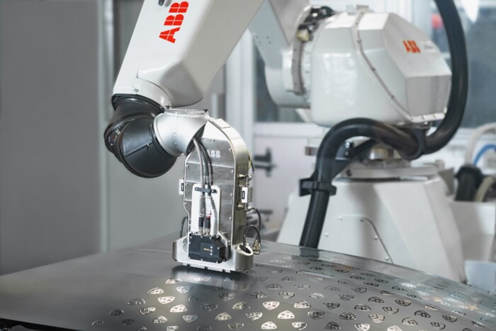 Ez a luxuskabrió olyat tud, mint egy autó sem a világon 8