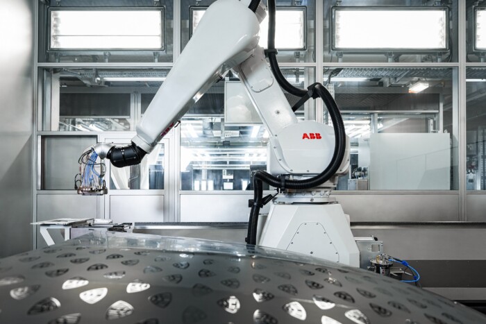 A németek már nyomtatóval fényeznek autót