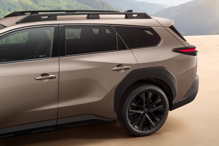 Újabb nagy SUV jön a Toyotától 12