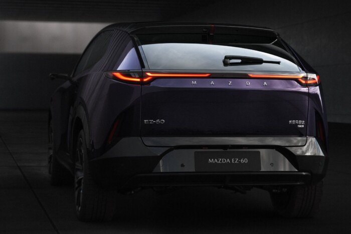 Új SUV jön a Mazdától 10