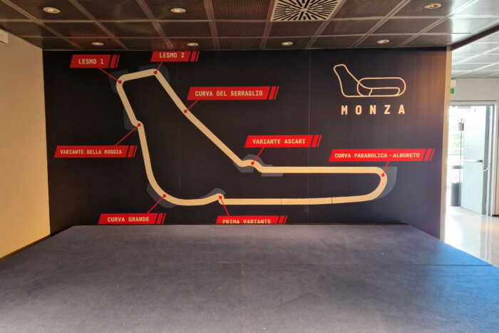 5793 méter jelenleg a Monza versenypálya hossza, nagyrészt padlógázas szakaszokból áll