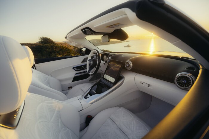 Ez a luxuskabrió olyat tud, mint egy autó sem a világon 10