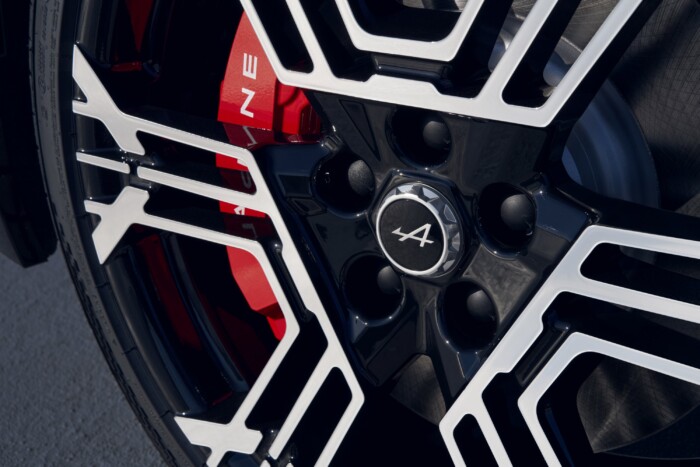 Családoknak épített sportautót az Alpine 12