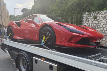 Lefoglaltak egy Ferrarit a rendőrök, jó okuk volt rá