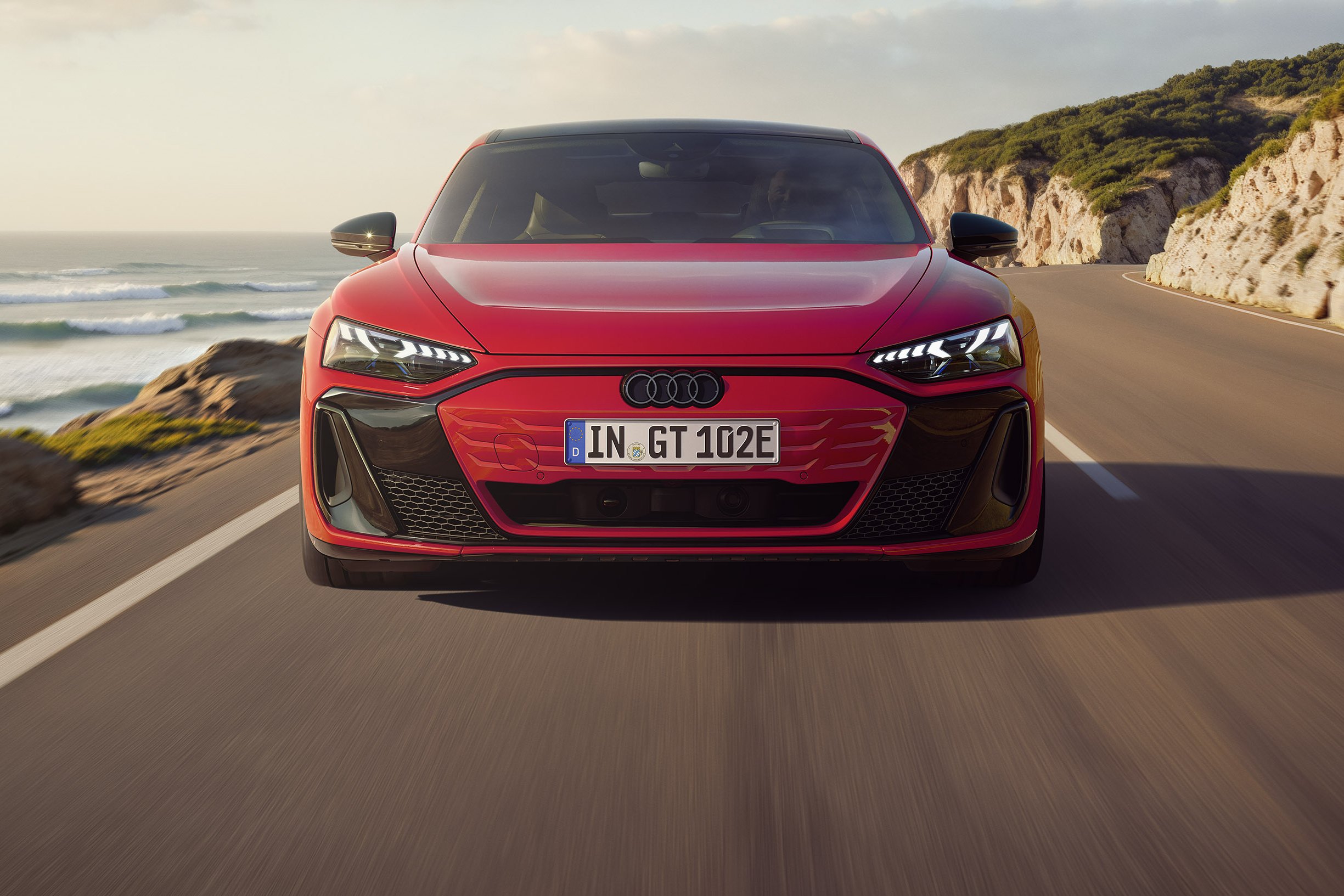 Entering the premium class Audi e-tron GT quattro combines emot | Vezess | Vezess