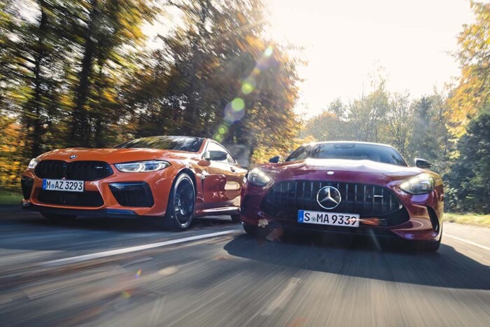 Két vadállat egy aszfalton – melyik a nagyobb élmény?