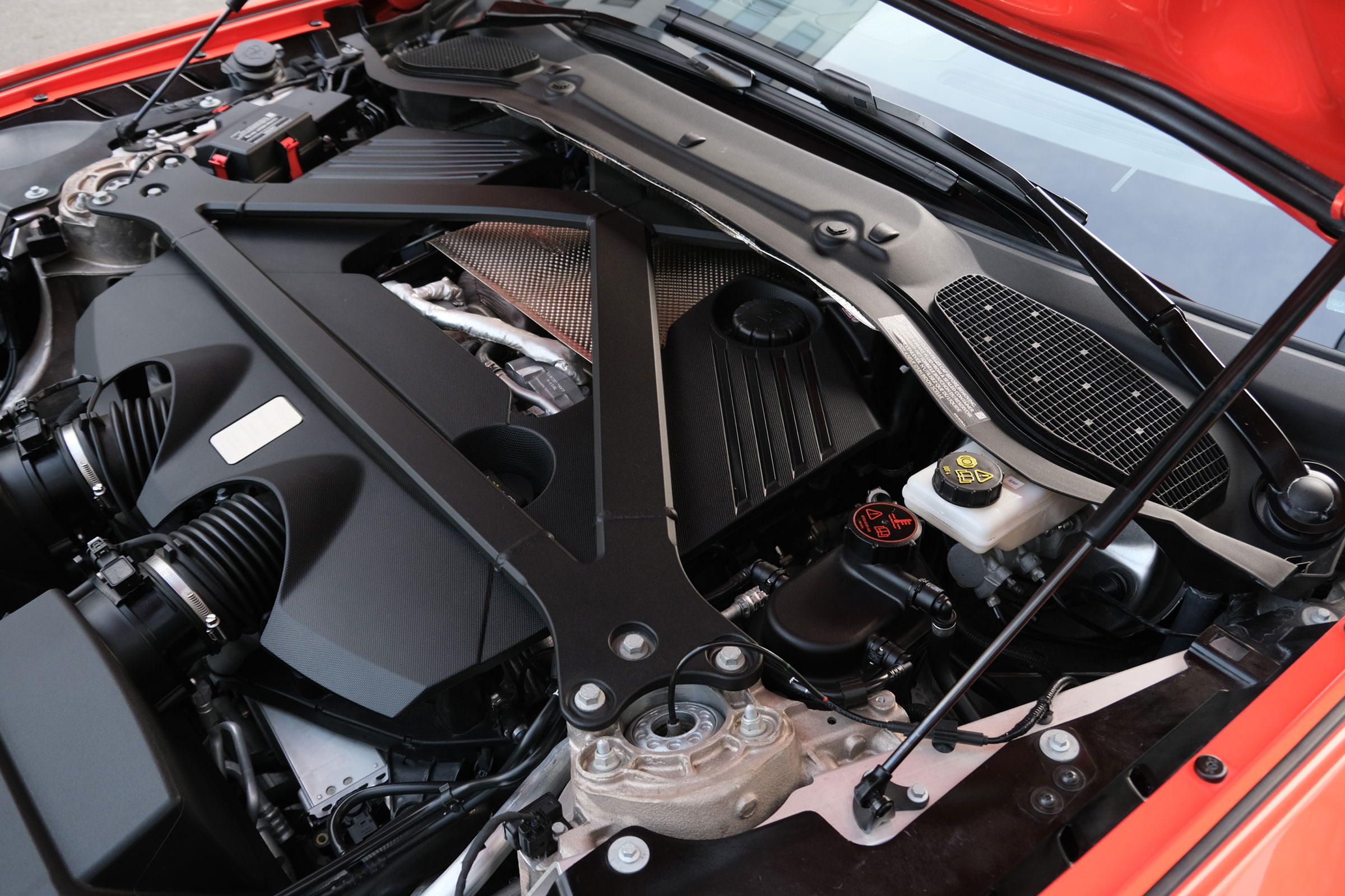 astonmartinvantage_kulsok-5 | Vezess
