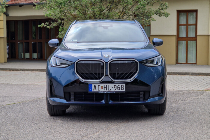 Lehet túl sportos egy BMW? 21