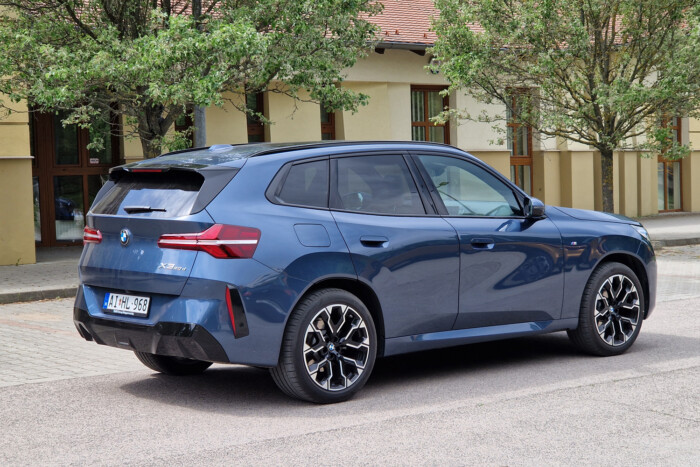 Lehet túl sportos egy BMW? 23