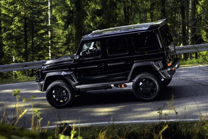 Az akadályokon és a jó ízlésen is átgázol ez a terepjáró 7 | Vezess Az akadályokon és a jó ízlésen is átgázol ez a terepjáró 7