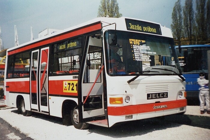 Nagy reményeket fűztek ehhez a midi buszhoz