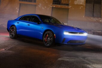 Visszatér az ikonikus izomszedán