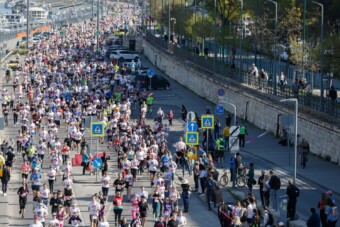 Érvágás lesz vasárnap Budapesten autózni