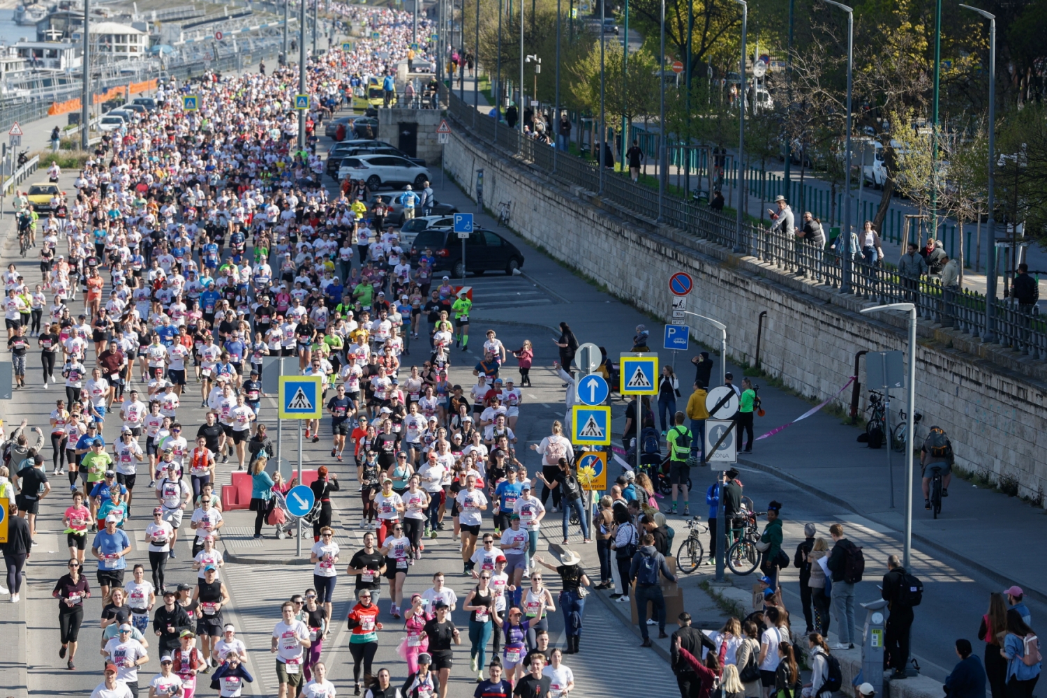 Érvágás lesz vasárnap Budapesten autózni