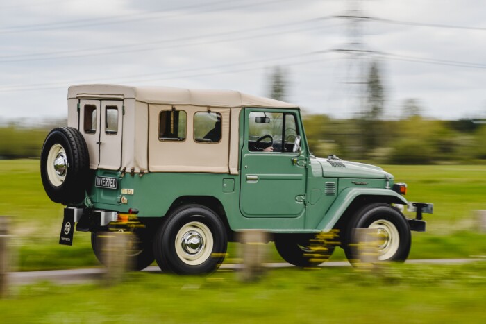 Tesla-szív dobog ebben az öreg Toyotában 6 | Vezess Tesla-szív dobog ebben az öreg Toyotában 6