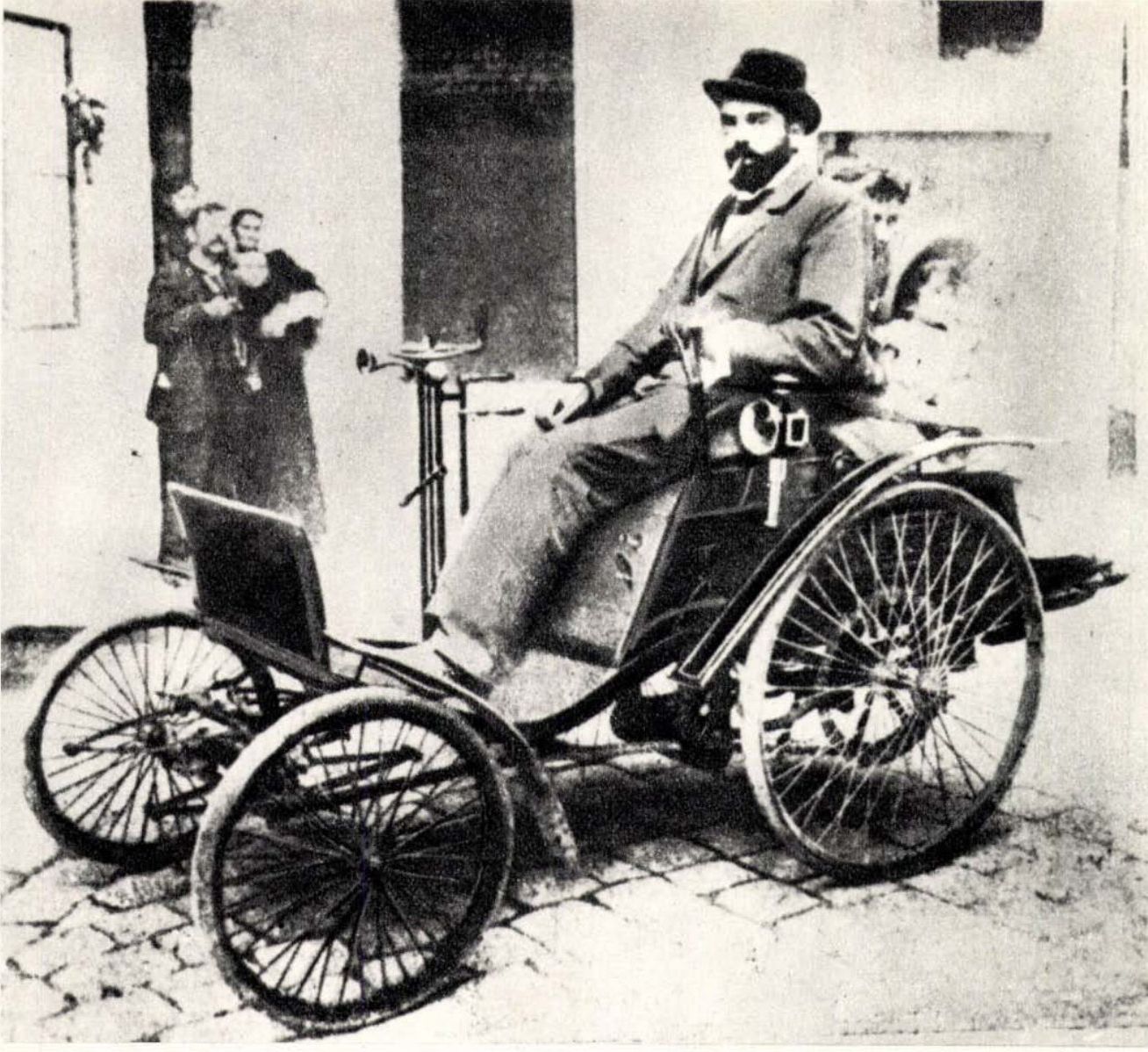 Az ország szolgálatára épült az első magyar autó 120 évvel ezelőtt 1