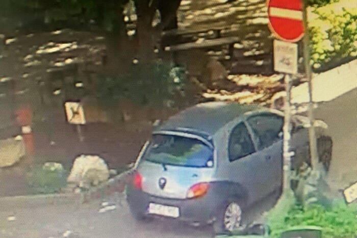 Bátor gyalogos állította meg a rendőrök elől menekülő autóst 1