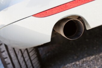 Enyhít az EU, megkönnyebbülhetnek az autógyártók