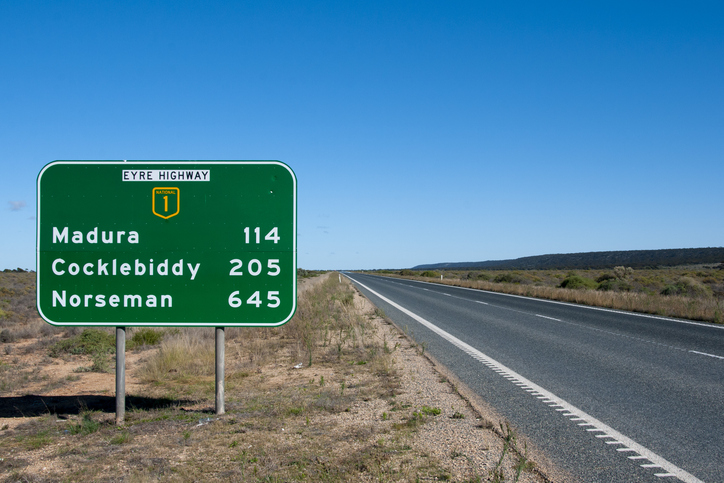 Eyre Highway | Vezess | Vezess