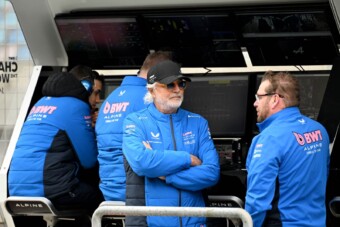 F1: Nem ismerik el hivatalosan az új csapatfőnököt