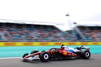 Leclerc: Bármit is csinálunk, túl lassú a Ferrari