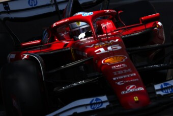 F1: Ferrari az élen és a falban az időmérő előtt