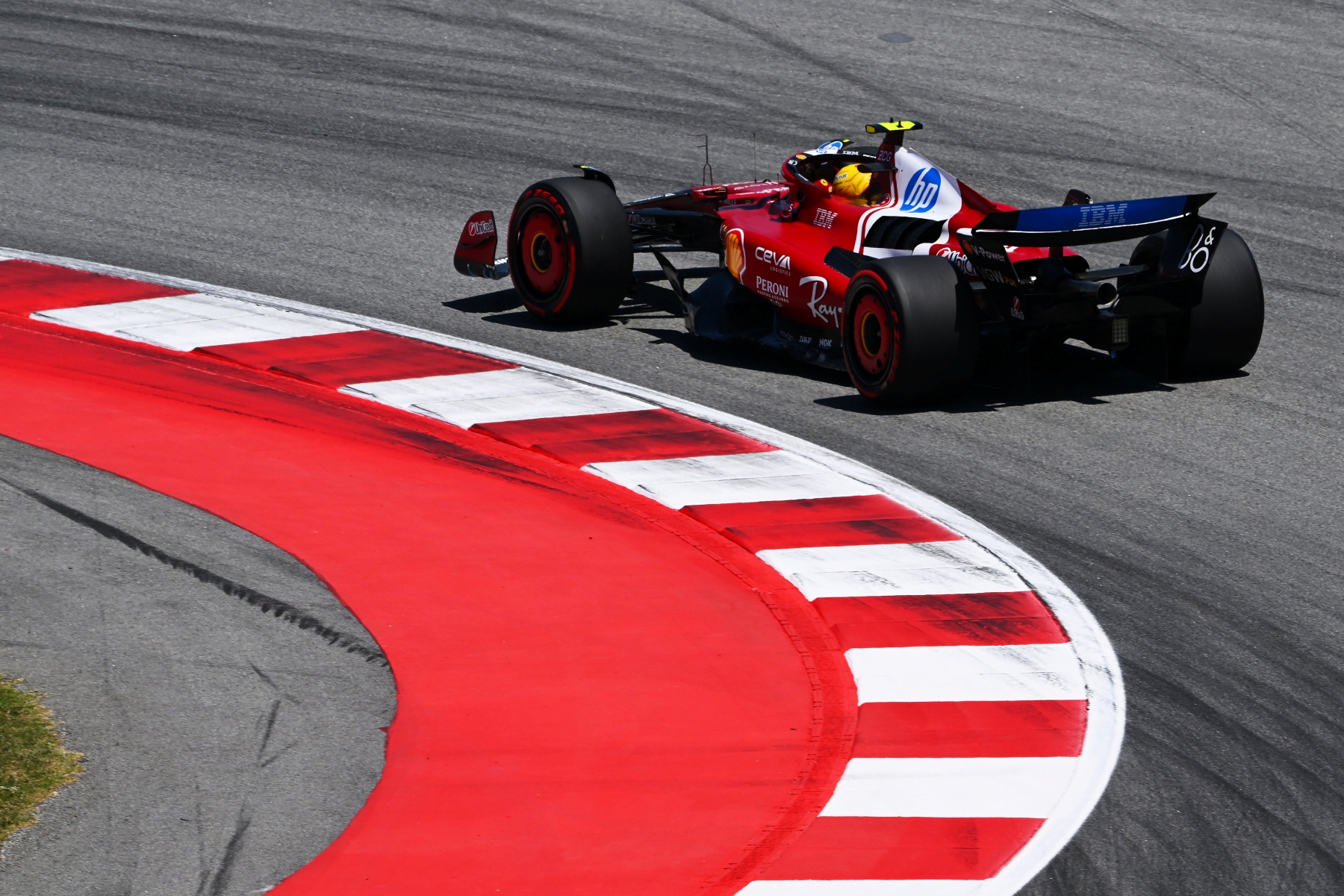 F1: Dobogóra vinné Hamilton a Ferrarit
