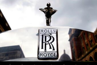 Luxusautót adnak a parfüm mellé