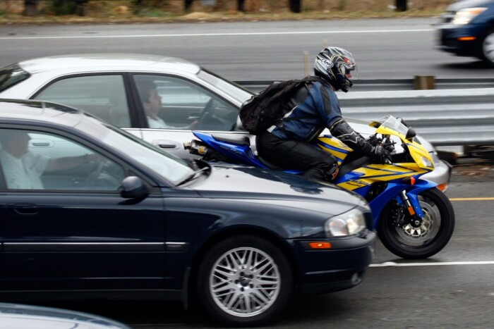 Vicces kisfilmmel harcolnak a biztonságért a dánok