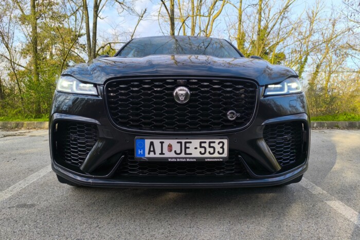 Jaguar F-Pace