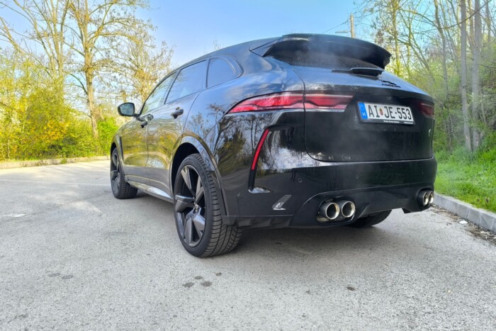 Halotti torral búcsúzik az utolsó üvöltő Jaguar 23 | Vezess Halotti torral búcsúzik az utolsó üvöltő Jaguar 23