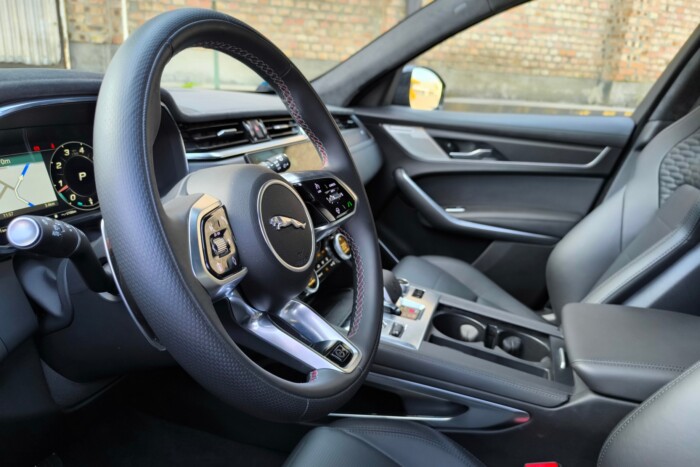 Halotti torral búcsúzik az utolsó üvöltő Jaguar 14 | Vezess Halotti torral búcsúzik az utolsó üvöltő Jaguar 14