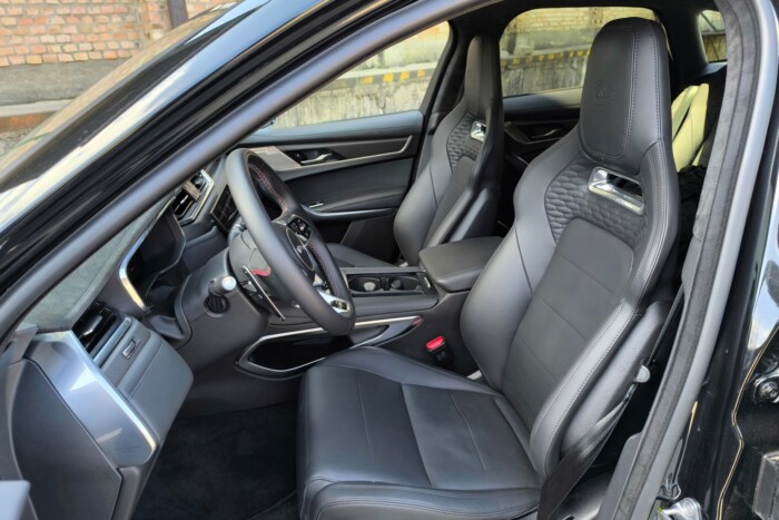 Halotti torral búcsúzik az utolsó üvöltő Jaguar 15 | Vezess Halotti torral búcsúzik az utolsó üvöltő Jaguar 15