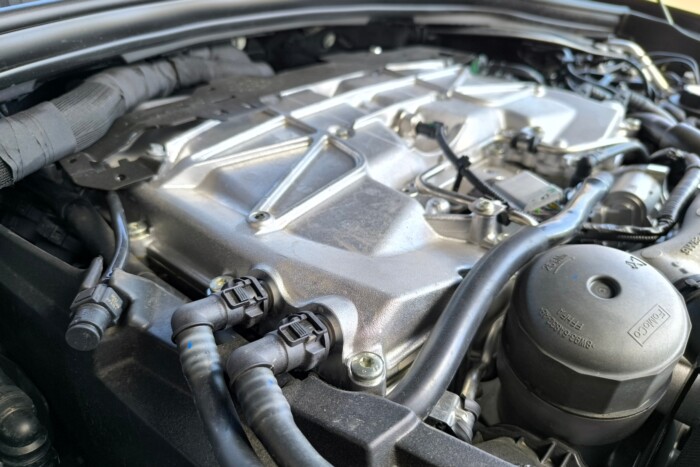 Halotti torral búcsúzik az utolsó üvöltő Jaguar 16 | Vezess Halotti torral búcsúzik az utolsó üvöltő Jaguar 16