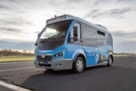 Önvezető buszokkal szállítják a futball drukkereket 5