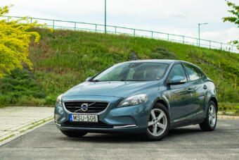 Magyaroknak ez már prémiumautó. Megéri a felárat?